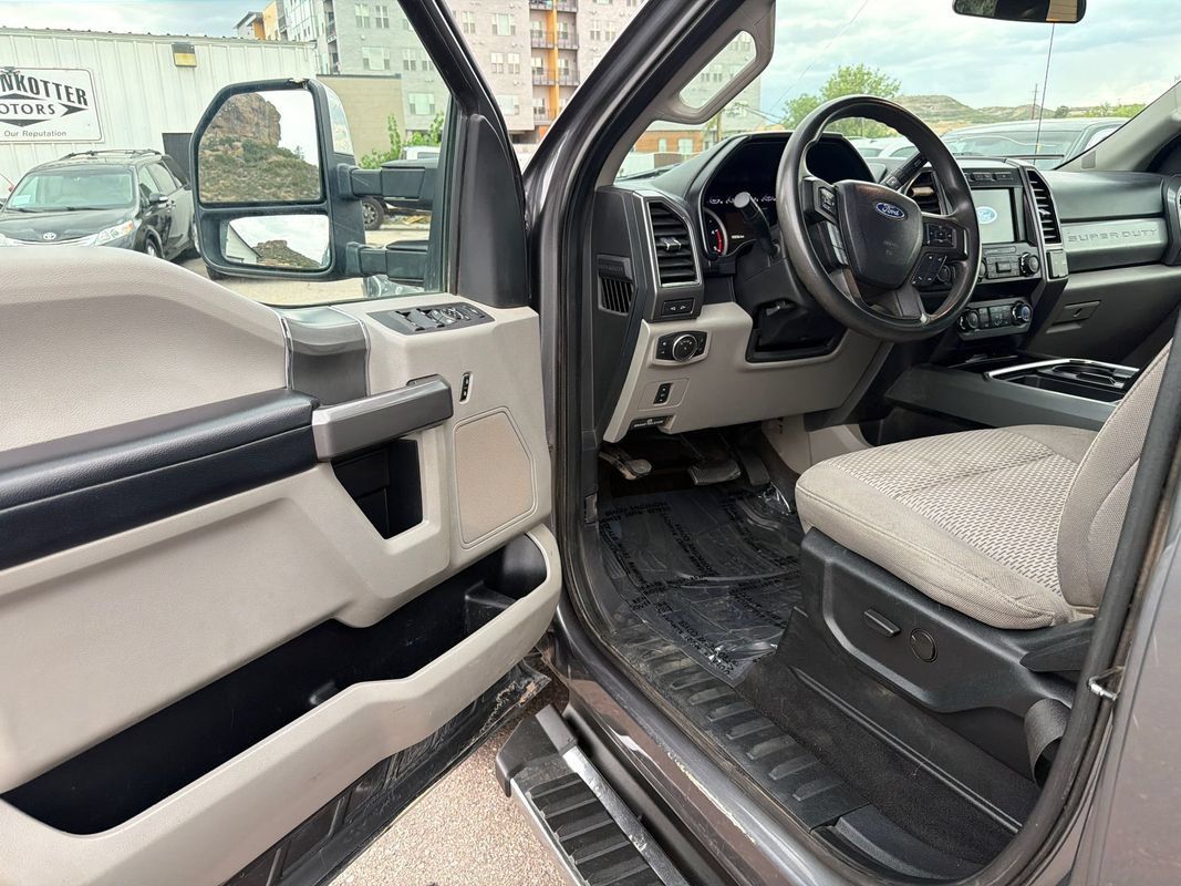 Used 2021 Ford F350 XLT w/ XLT Premium Package AWD/4WD image 8