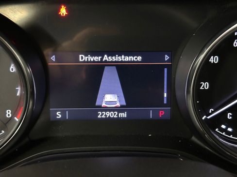 Used 2023 Buick Encore GX Select image 3