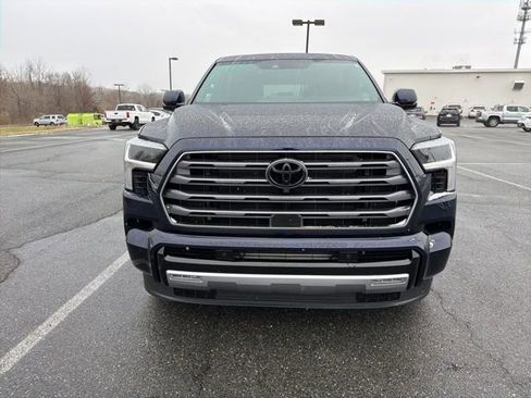 Used 2025 Toyota Sequoia Platinum image 3