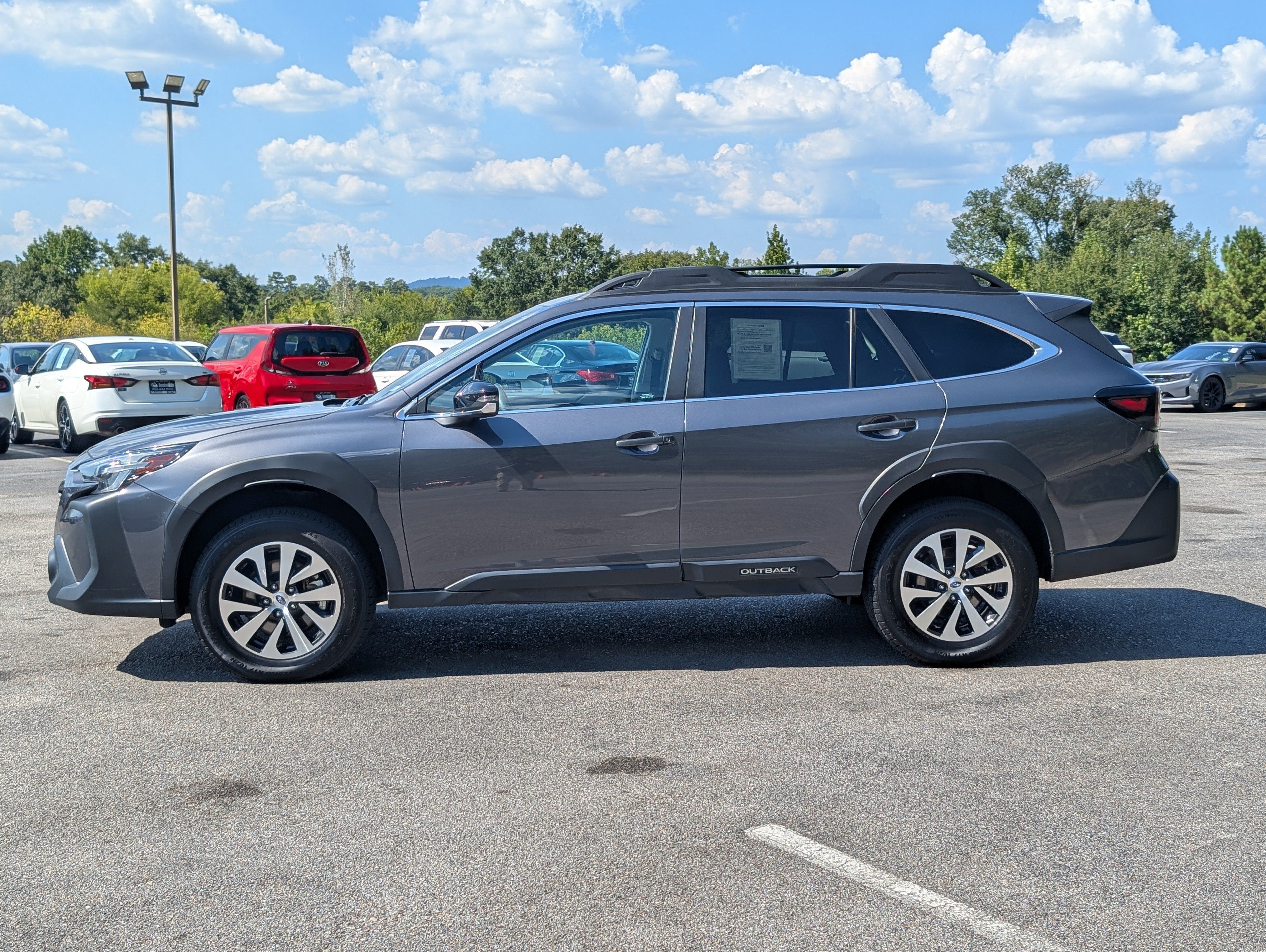Used 2024 Subaru Outback Premium AWD/4WD image 6
