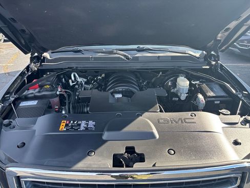 Used 2018 GMC Yukon XL SLT image 11