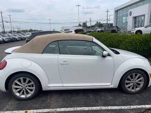 Used 2018 Volkswagen Beetle 2.0T S w/ Style & Comfort Package FWD image 3