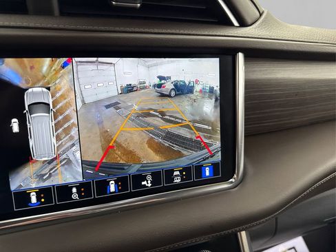 Used 2022 GMC Yukon Denali image 30