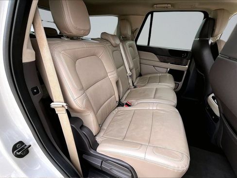 Used 2022 Lincoln Navigator Reserve AWD/4WD image 25