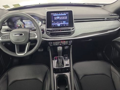 Used 2026 Jeep Compass Latitude AWD/4WD image 14