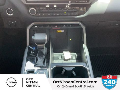 Used 2023 Toyota Tundra Limited AWD/4WD image 23