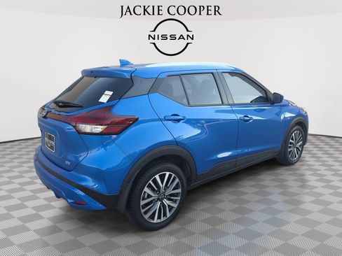 Used 2023 Nissan Kicks SV FWD image 5