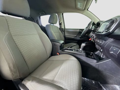 Used 2020 Toyota Tacoma SR image 27