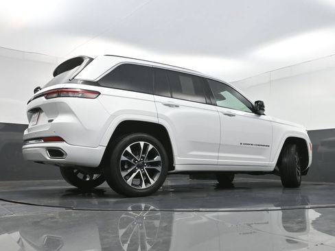 Used 2023 Jeep Grand Cherokee Overland AWD/4WD image 37