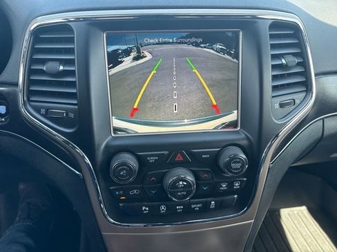 Used 2017 Jeep Grand Cherokee Limited AWD/4WD image 19