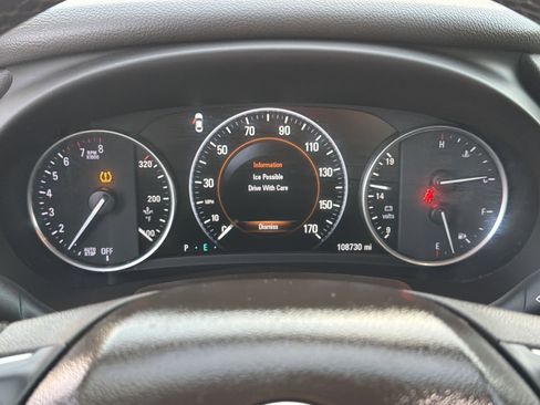 Used 2017 Buick LaCrosse Essence image 27