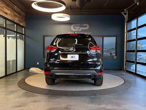 Used 2019 Nissan Rogue S FWD image 4