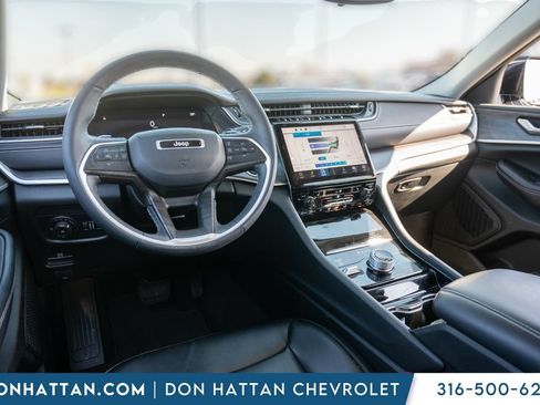 Used 2023 Jeep Grand Cherokee L Limited AWD/4WD image 23