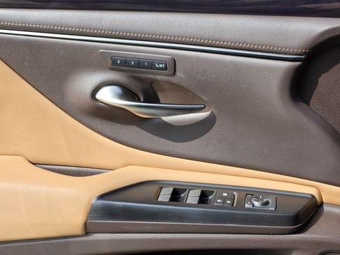 Used 2019 Lexus ES 350 w/ Premium Package image 33