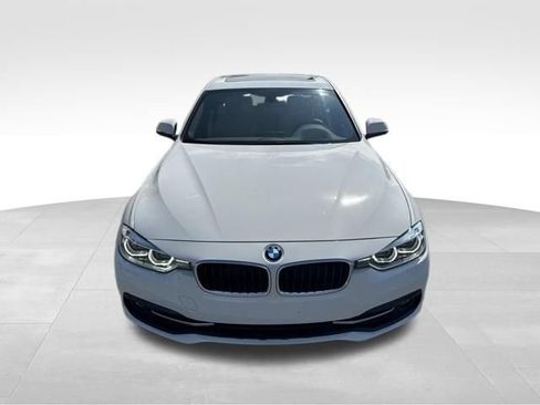 Used 2018 BMW 328d xDrive Sedan w/ Premium Package AWD/4WD image 3
