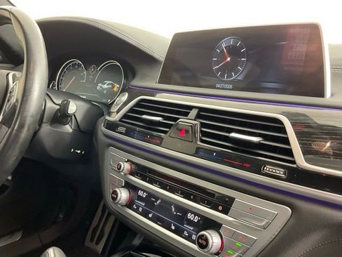 Used 2017 BMW 740i RWD image 23