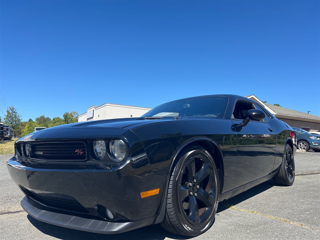 Used 2014 Dodge Challenger R/T Plus RWD image 1