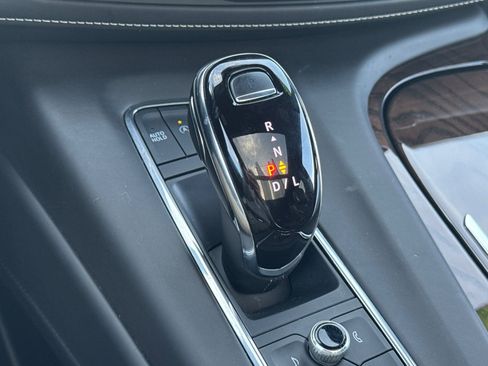 Certified 2024 Cadillac Escalade ESV Premium Luxury Platinum image 34