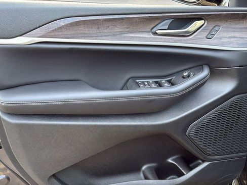 New 2025 Jeep Grand Cherokee Limited w/ Luxury Tech Group II image 20