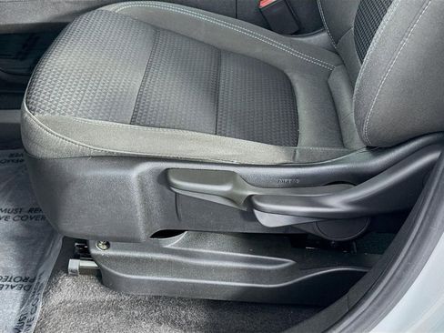 Used 2023 Chevrolet Bolt EUV LT FWD image 35