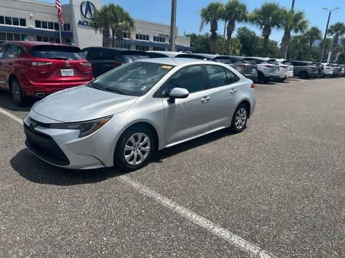 Used 2023 Toyota Corolla LE FWD image 2