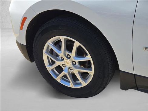 Used 2024 Chevrolet Equinox LT image 23