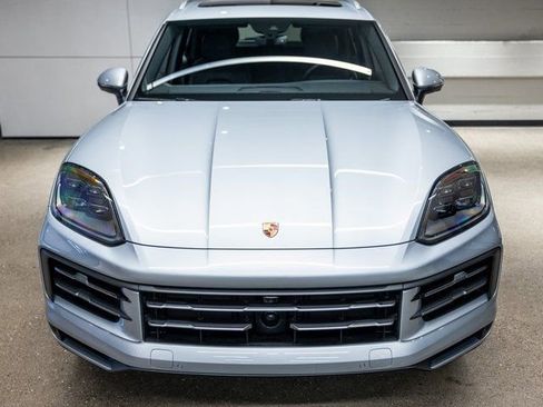 Certified 2025 Porsche Cayenne image 12