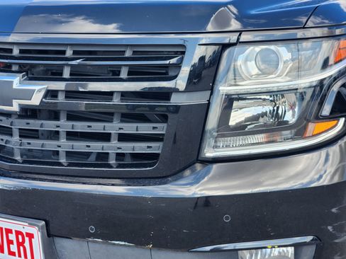 Used 2019 Chevrolet Suburban Premier AWD/4WD image 8