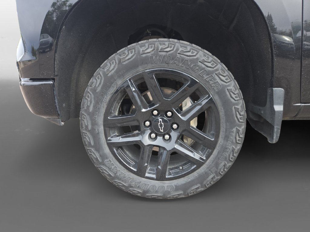 Used 2024 Chevrolet Silverado 1500 LT Trail Boss w/ LT Trail Boss Premium Package AWD/4WD image 16