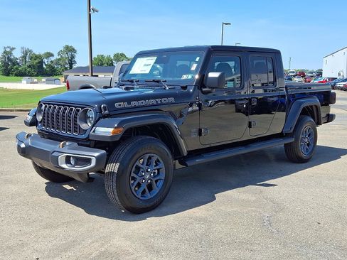 New 2026 Jeep Gladiator Sport AWD/4WD image 2