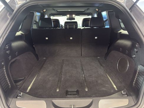 Used 2014 Jeep Grand Cherokee Overland AWD/4WD image 32