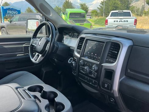 Used 2022 RAM 1500 Classic SLT w/ Electronics Convenience Group AWD/4WD image 18