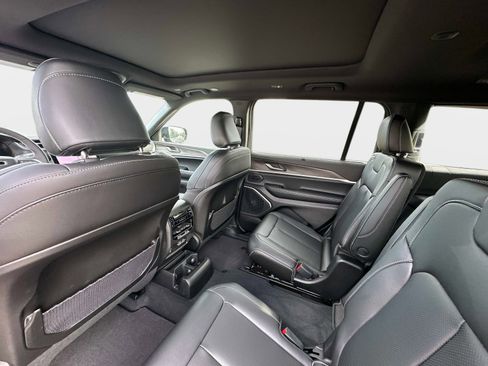 New 2025 Jeep Grand Cherokee L Limited w/ Luxury Tech Group II image 19