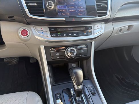 Used 2015 Honda Accord Touring image 17