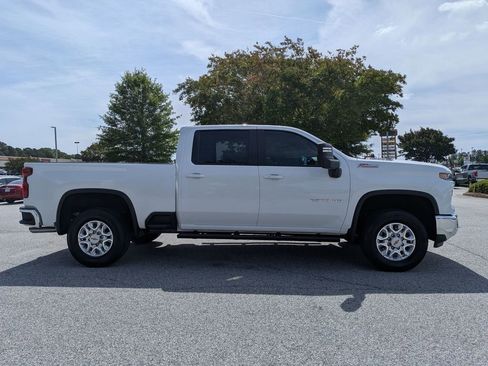 Used 2025 Chevrolet Silverado 2500 LT w/ Safety Package AWD/4WD image 9