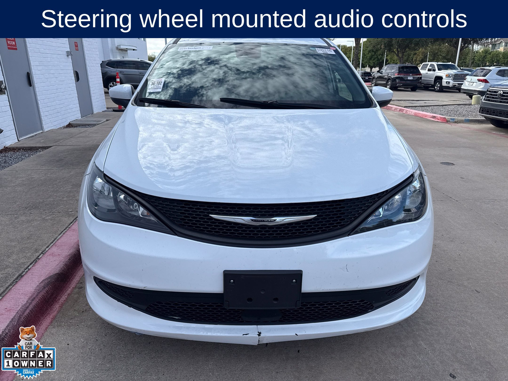 Used 2023 Chrysler Voyager LX FWD image 9
