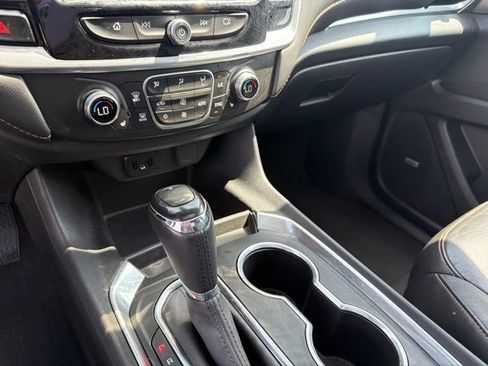 Used 2019 Chevrolet Traverse LT w/ LT Premium Package AWD/4WD image 18