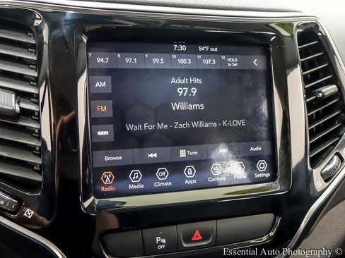 Used 2019 Jeep Cherokee Limited AWD/4WD image 19