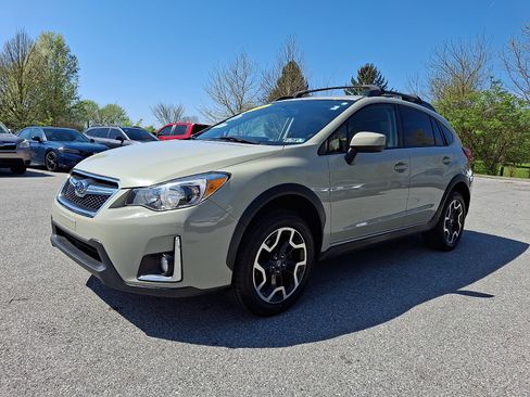 Used 2017 Subaru Crosstrek 2.0i Premium image 3