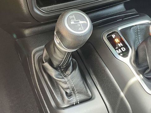 New 2025 Jeep Gladiator Sport image 21