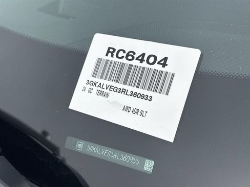 Used 2024 GMC Terrain SLT image 31