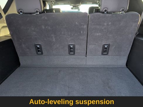 Used 2025 GMC Yukon XL Denali image 28