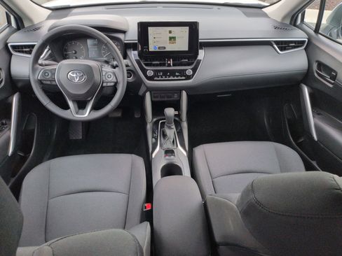 Used 2023 Toyota Corolla Cross LE w/ Moonroof Package image 31