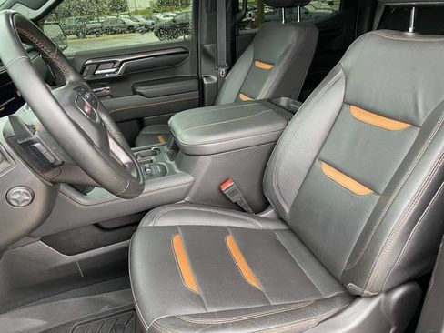 Used 2024 GMC Sierra 1500 AT4 w/ Technology Package AWD/4WD image 11