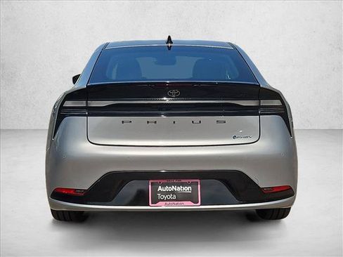 New 2027 Toyota Prius Plug-In Hybrid FWD image 8