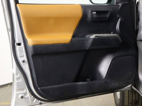 Used 2020 Toyota Tacoma SR5 image 13