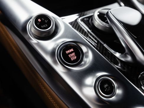 Certified 2019 Mercedes-Benz AMG GT C image 16