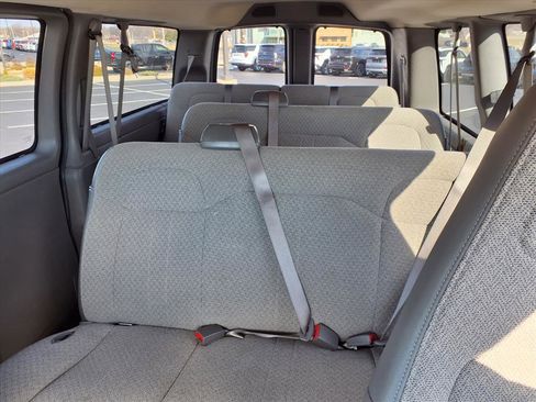 Used 2019 Chevrolet Express 3500 LS image 22