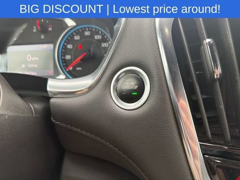 Used 2023 Chevrolet Traverse LT AWD/4WD image 43