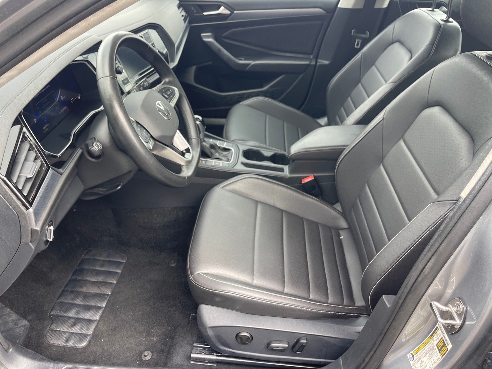Used 2024 Volkswagen Jetta SE FWD image 10